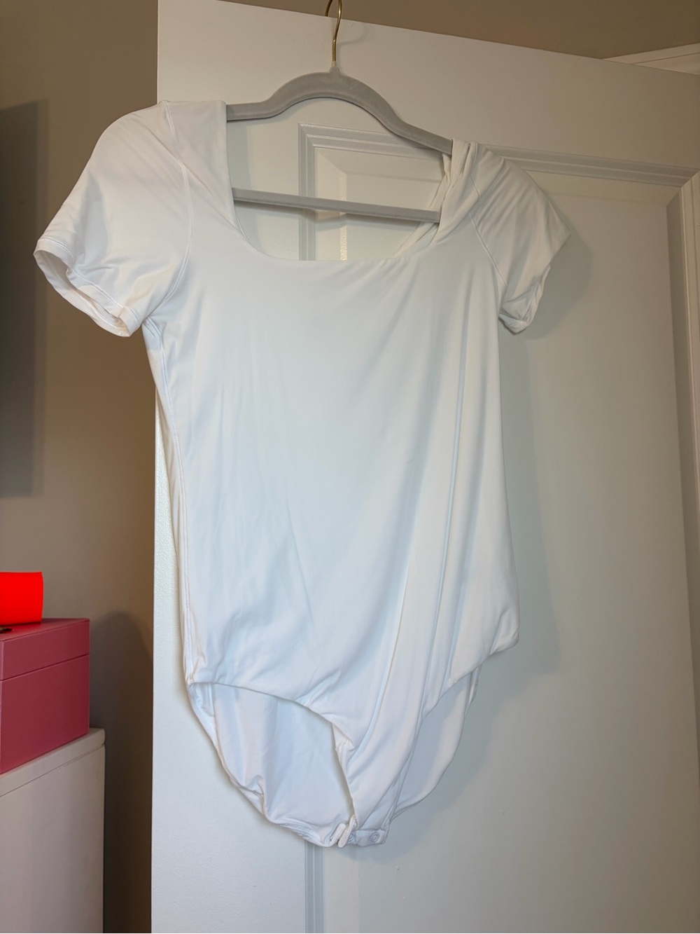 aerie White Scoop Neck Short-Sleeve Bodysuit